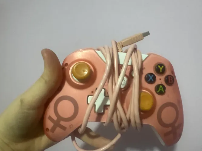 Controle xbox one com fiu