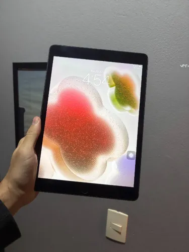 iPad 9ª Geração 64GB Wi-Fi Space Gray - Excelente Estado + Caixa Original