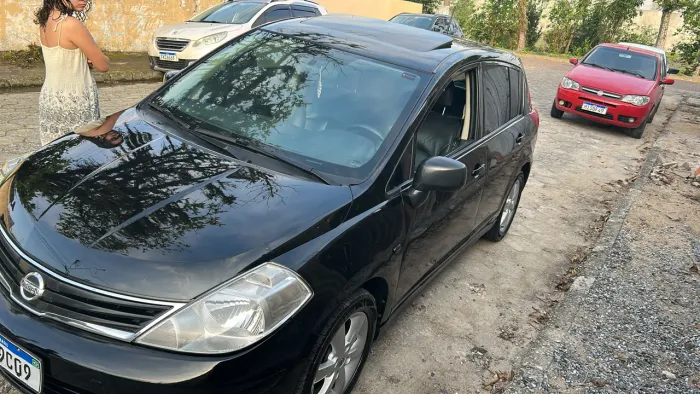 Nissan Tiida SL 1.8/1.8 Flex 16V Mec. 2011