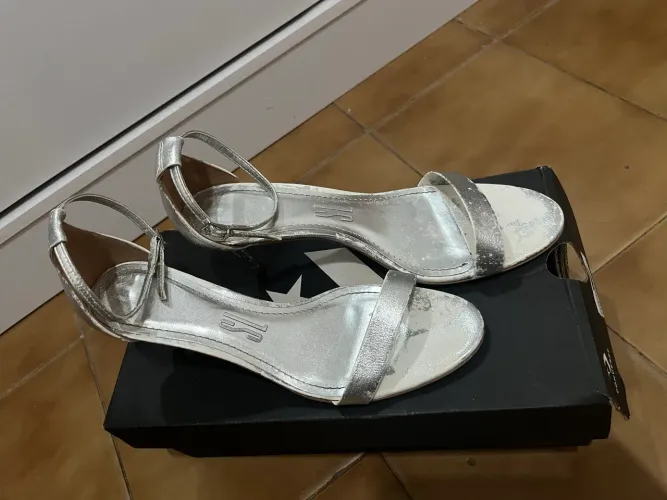 Sandália Metalizada Santa Lolla
