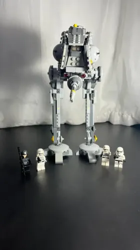 Lego Star Wars 75083 AT-DP (completo c/ minifigures)