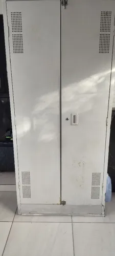 Armário lata 90/100