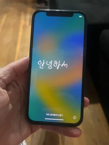 iPhone 12 em ótimo estado