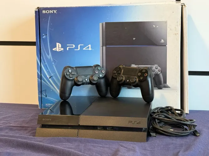 Ps4 Slim 500gb 2 controles originais