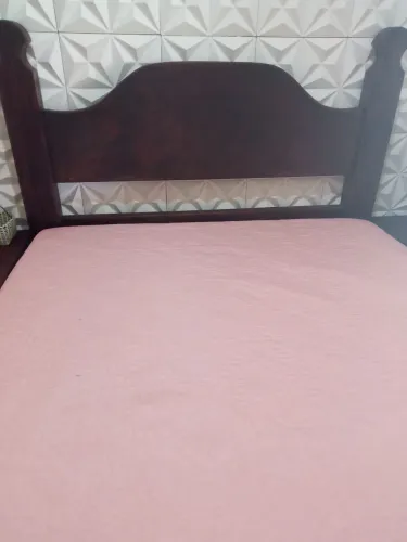 Cama e colchão Queen 