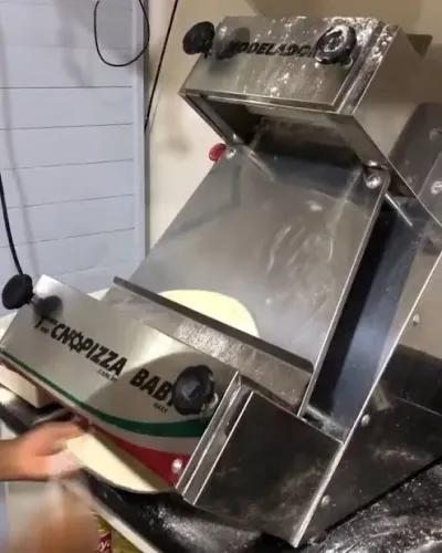 Modeladora de pizza 35cm
