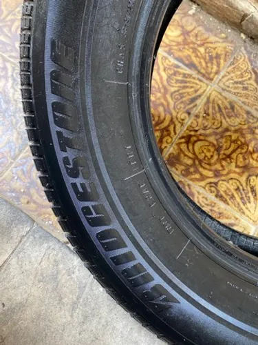 Pneu 195/65/15 Bridgestone Turanza ER30 meia vida sem defeito
