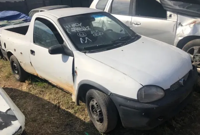 Chevrolet Pickup Corsa 1999 2000 Sucata disponível para retirada de peças
