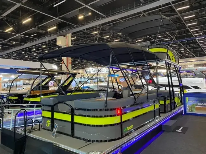 Pontoon modelo F Boat 9500 Duplo Deck ( Catamarã )