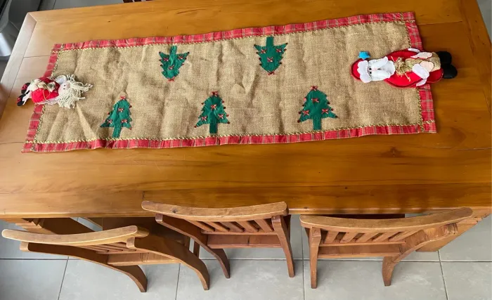 Caminho de Mesa Natalino em Juta