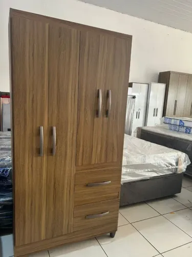 Guarda-roupa de 4  Portas com 2 Gavetas - novo