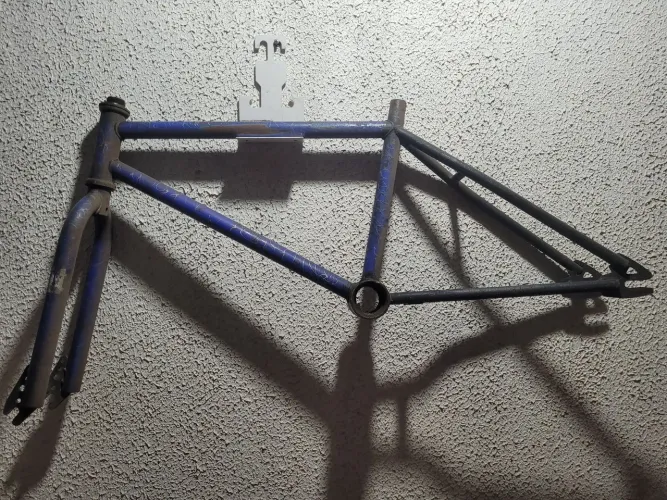 Quadro Bicicross caixa 50mm aro 20.Usado em bom estado.