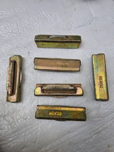 Trava dente cacamba retroescavadeira escavadeiras caterpillar jcb bobcat case  komatsu 