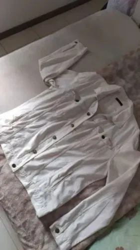 Jaqueta jeans branca Tam. GG (nova)