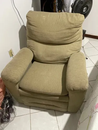 Poltrona Reclinável Confortável - Perfeita para Relaxar!
