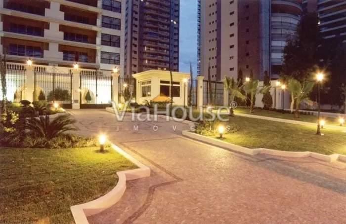 Condomínio Edifício Estocolmo - Cobertura Duplex para venda de 385 m² e 7 vagas na Avenida