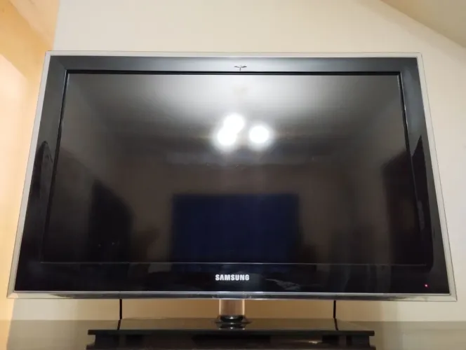 TV Samsung 32 Polegadas LN32D550K7G - Leia a Descrição