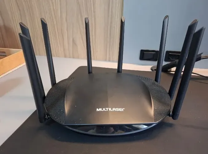 Roteador Multilaser Gigabit AC2600 Mbps, 8 Antenas - RE016