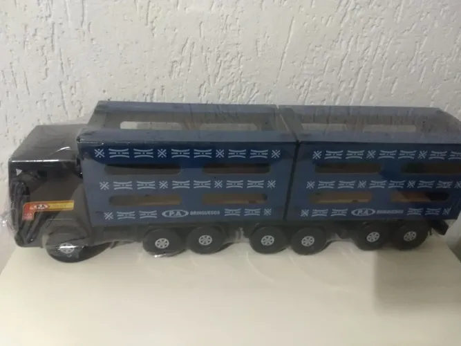 Caminhão de Brinquedo