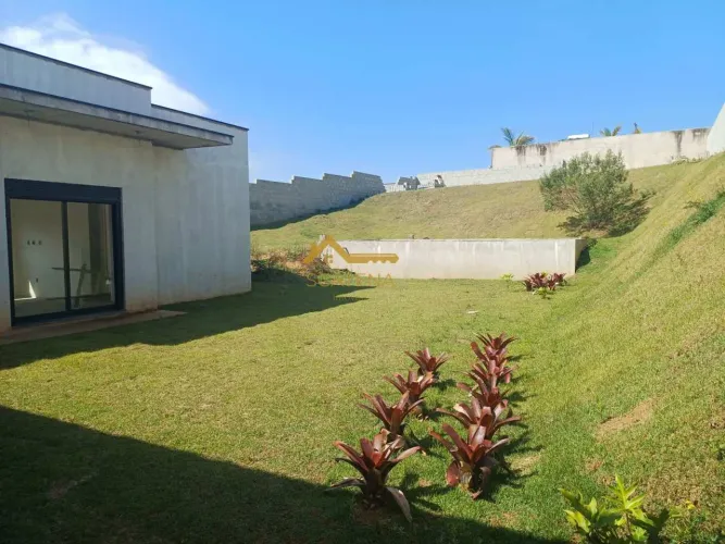 Casa à venda no Condomínio Fazenda Alta Vista em Salto de Pirapora com 3 quartos, 250m²