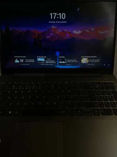 Lenovo IdeaPad 3 - Ryzen 7 / 8GB / SSD 256GB - Em ótimo estado