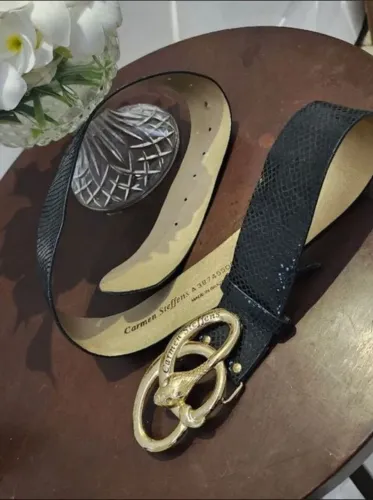 Cinto Carmen Steffens Couro Cobra Fivela Dourada