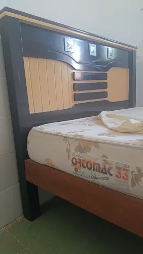 Cama de casal com colchão 