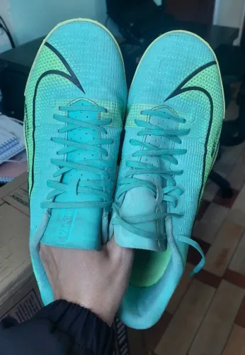 CHUTEIRA NIKE MERCURIAL TAMANHO 42