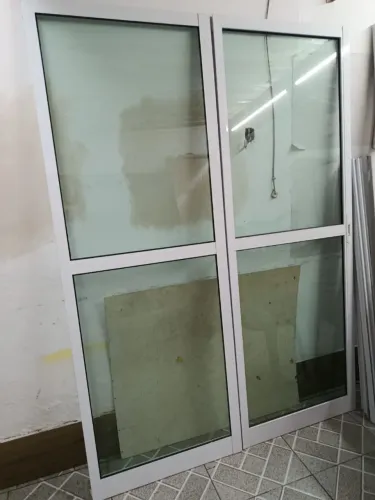 Porta de alumínio 2 folhas 