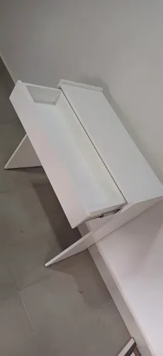 Mesa para manicure com gaveta 