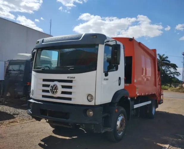 VW 17.260 ano 2021, 4x2, Compactador de lixo, em MG