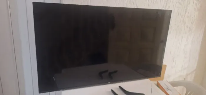 Smart tv com tela trincada