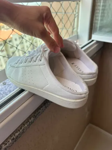 Sapato Branco ONESELF