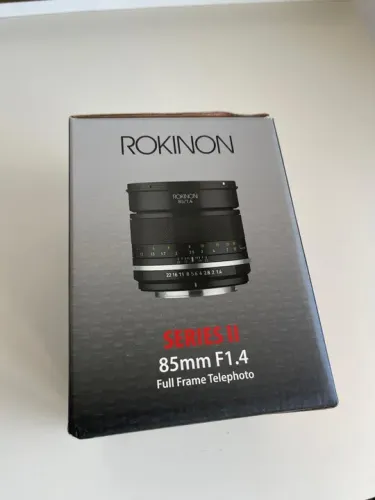 lente Rokinon 85mm f/1.4 Series II full frame para Sony E