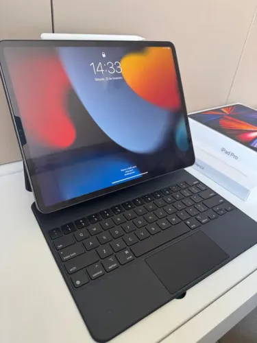 iPad Pro 12,9 (5a Geração) 256gb com Teclado e Apple Pencil Originais