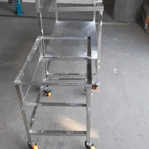 Carrinho de aço inox com 3 prateleiras - ideal para cozinha