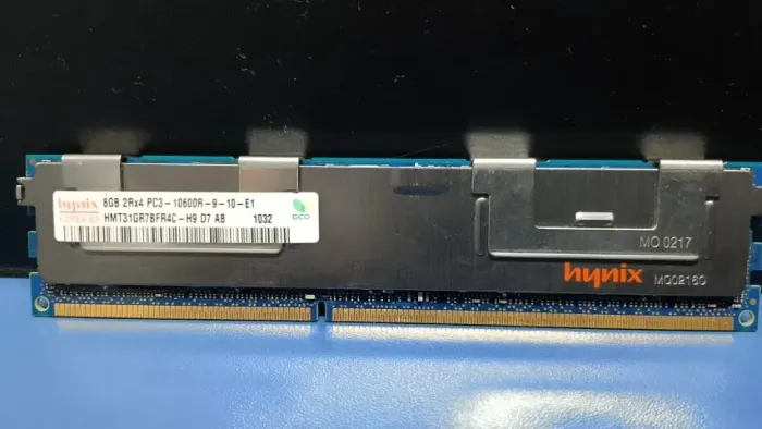 Memória RAM 8GB DDR3 10600R hynix HMT31GR7BFR4C-H9 - Servidor
