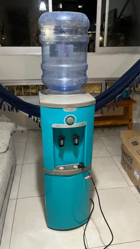 Bebedouro esmaltec semi novo