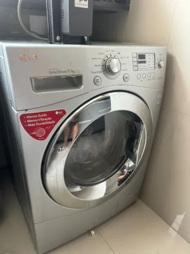 Máquina de lavar lava e seca 