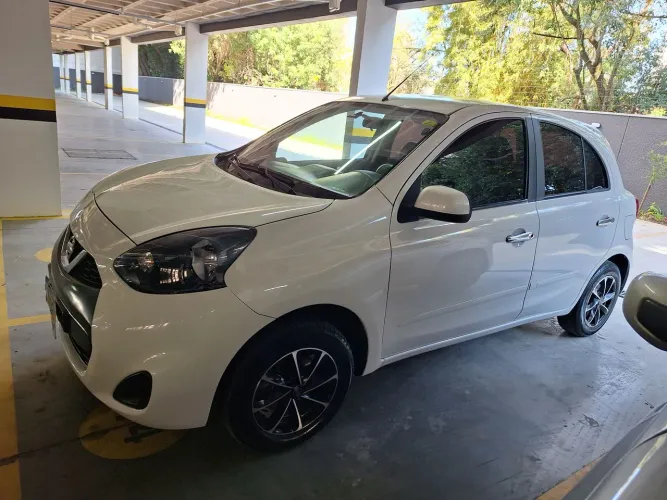 Nissan March 1.0 2017 Branco Pérola Placa I