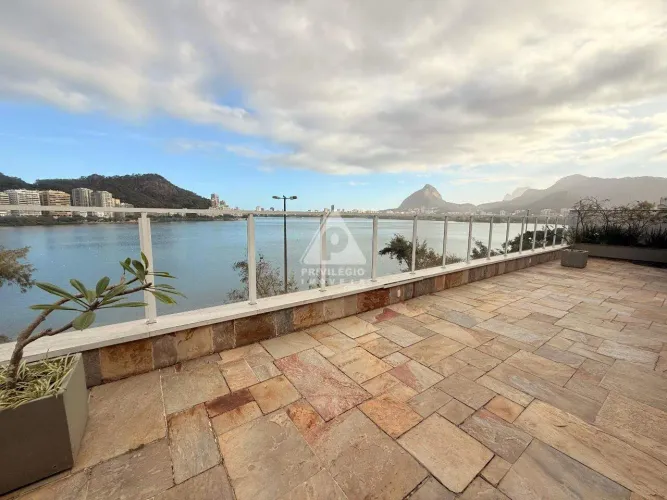 Cobertura Duplex Exclusiva na Lagoa (RJ) 7 Quartos, Frente, 3 Vagas e Piscina
