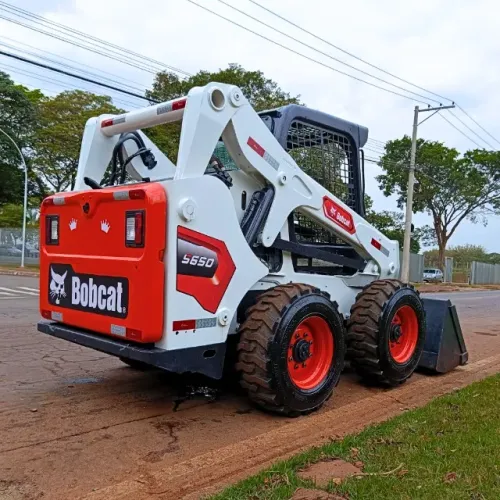 Mini Carregadeira Bobcat S650 Ano 2011 - Revisado