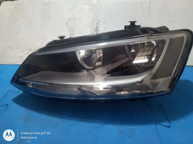 Farol Jetta 2011 a 2015