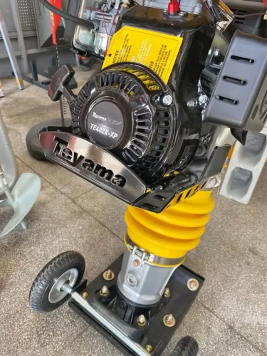Compactador de Solo a Gasolina Toyama Profissional - Novo