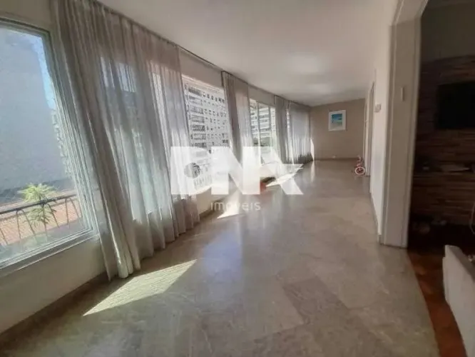 Apartamento - / Residencial / Copacabana