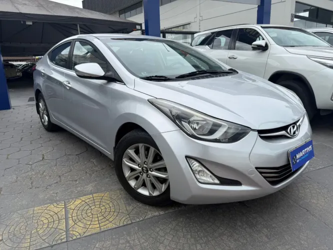 Hyundai Elantra GLS 2.0 16V Flex Aut. 2015