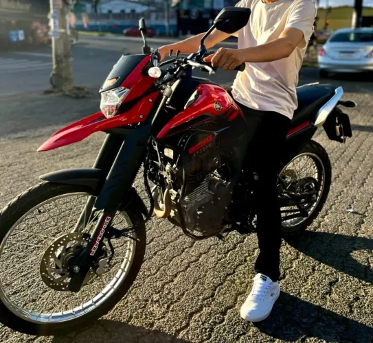 Yamaha XTZ 250 Lander Vermelha - 2.000,00 Abaixo Fipe - 10 mil Rodado - Único Dono