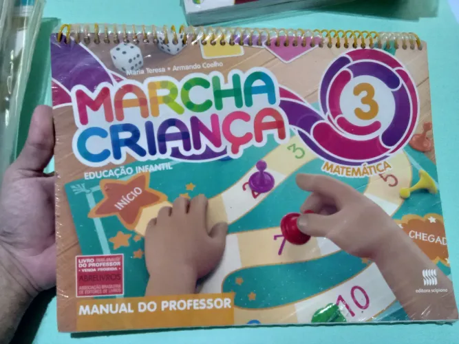 Livro didático de matemática Marcha Criança 3 educação infantil editora Scipione 