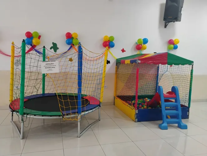 Locação de pula pula inflável piscina de bolinha