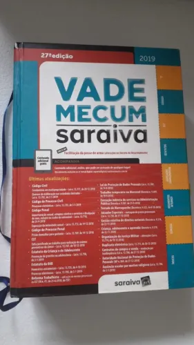 Livro Vademecum de Direito da Saraiva de 2019 usado